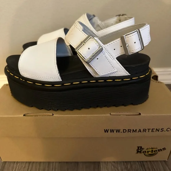 💥 Dr. Marten’s Voss Quad sandals 💥 - Picture 4 of 7